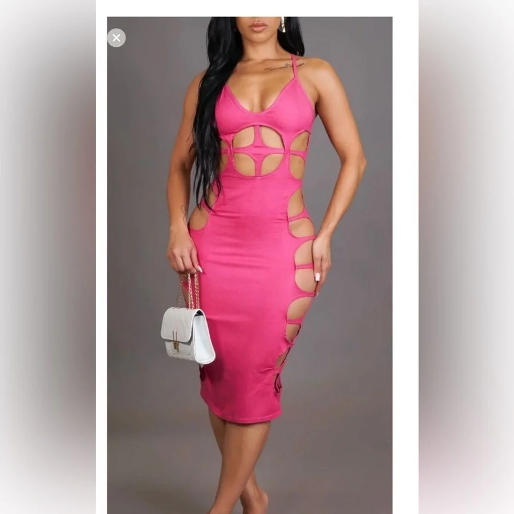 Elegant Black Backless Dress with Unique Cut-Outs - Picture 5 of 5